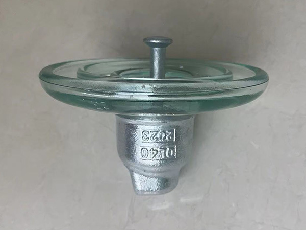 Standard glass insulator U40B