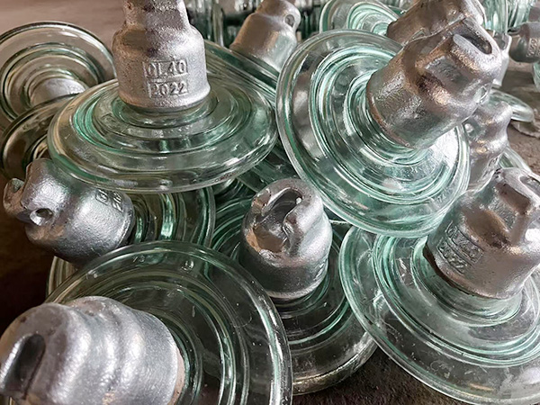 Standard glass insulator U40B