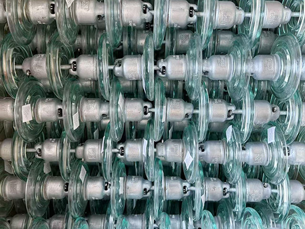 Standard glass insulator U40B