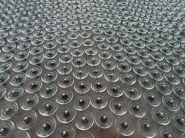 Standard glass insulator U40B