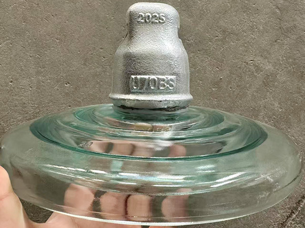 Standard glass insulator U70BS (U70BL)