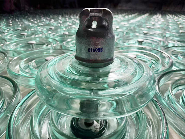 Standard glass insulator U160BS