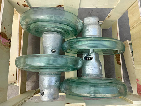 Standard glass insulator U160BS