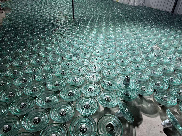 Standard glass insulator U160BS