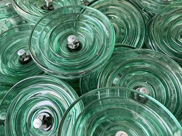 Standard glass insulator U300B