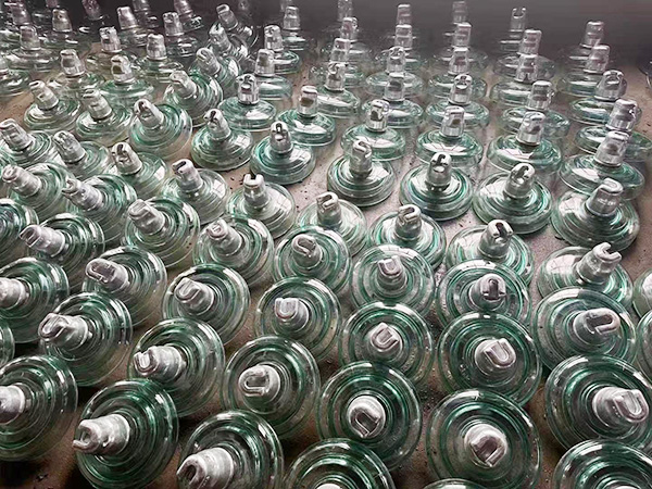 Standard glass insulator U300B