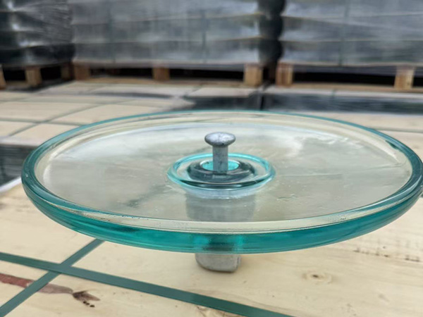 Glass insulator aerodynamic type U120BP-146M