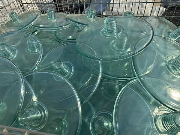 Glass insulator aerodynamic type U120BP-146M