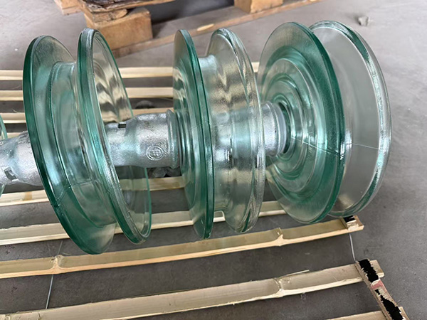 Double umbrella glass insulator PSD-70E